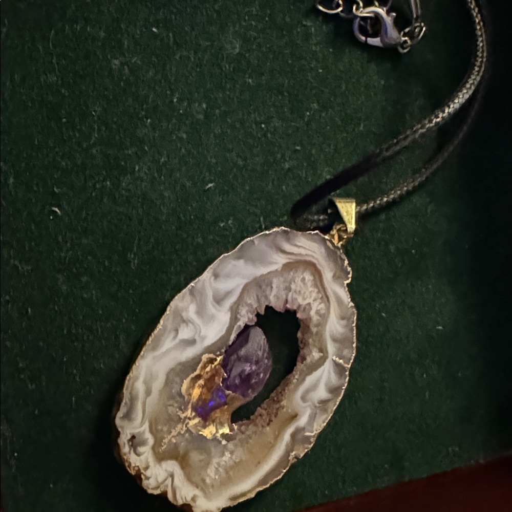 Amathest & Gold Geode Pendant Neckalce